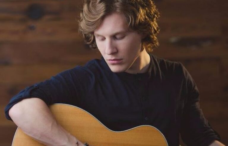 Peyton McMahon - Hold on Tight