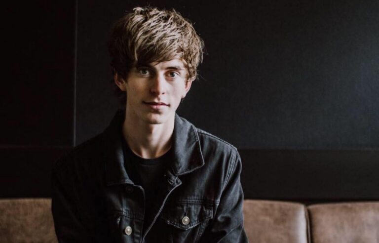 Joe Dolman - Close To Home (Acoustic)
