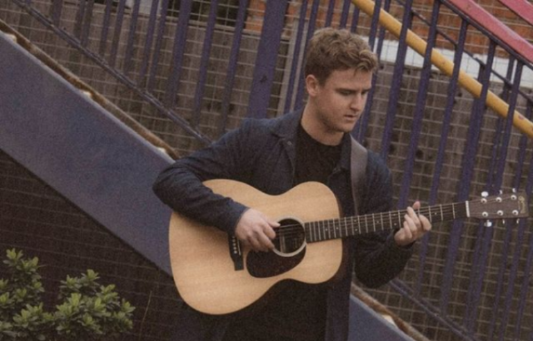 Luke White - Keep Holding On