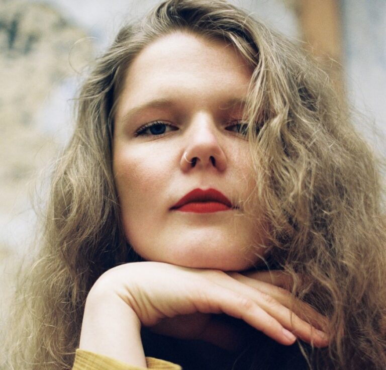 [PREMIERE] Roos Meijer - I Dream Of A World