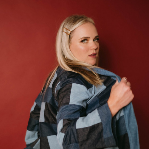 Laura Nicholson